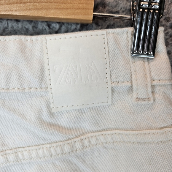 Zara White Jeans Womens Sz 4 Denim High Waisted Mom Fit Ankle Length Comfort - Picture 9 of 12